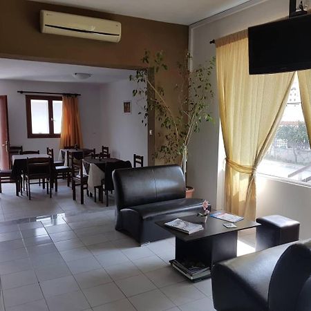 Hotel Paralia Nea Karvali Esterno foto