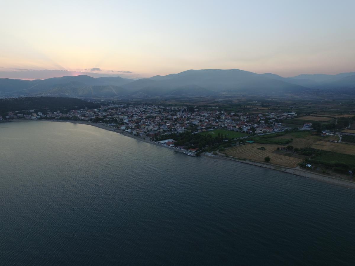 Hotel Paralia Nea Karvali Esterno foto