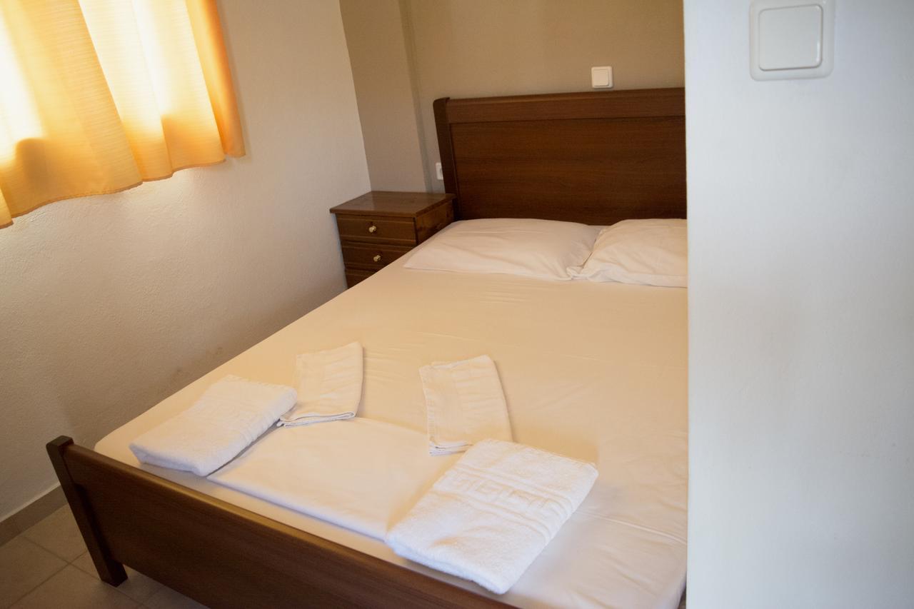 Hotel Paralia Nea Karvali Esterno foto