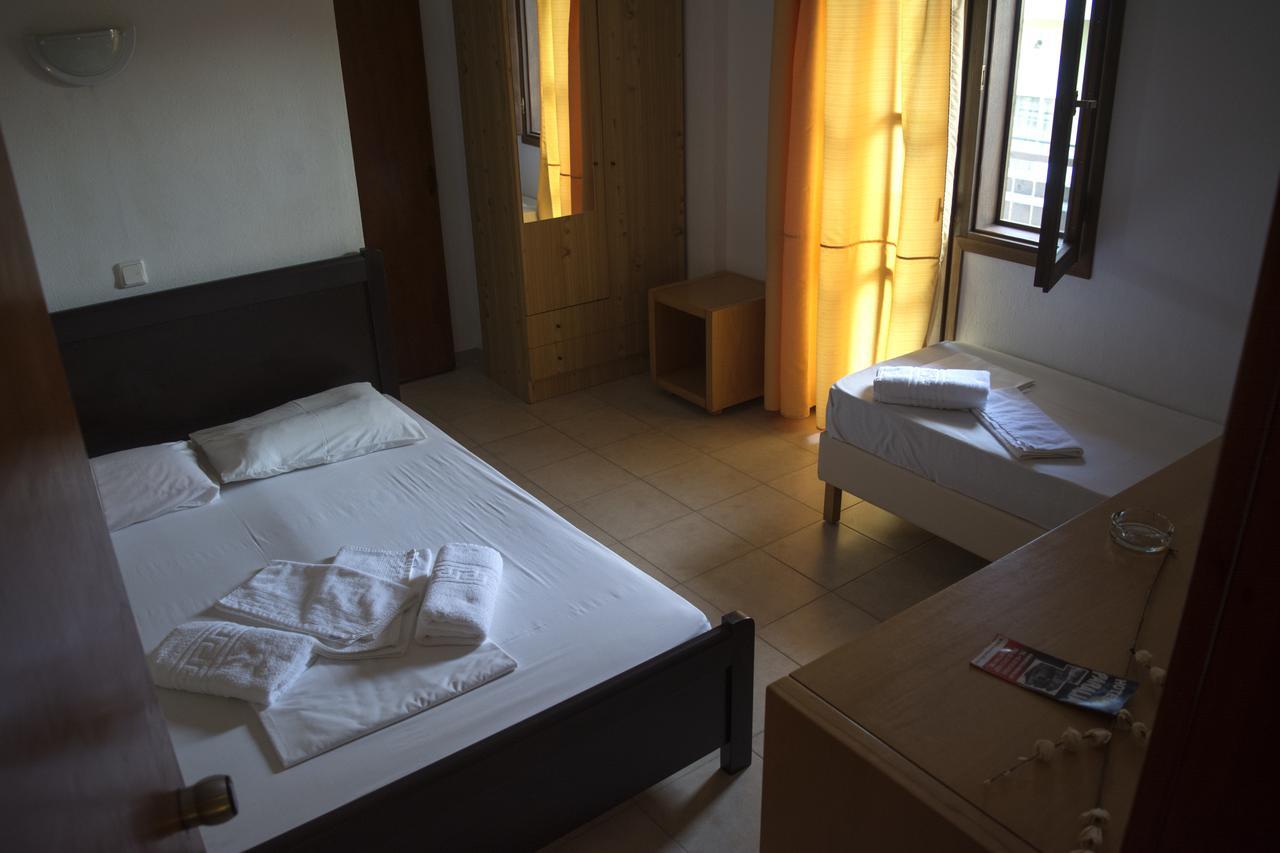 Hotel Paralia Nea Karvali Esterno foto