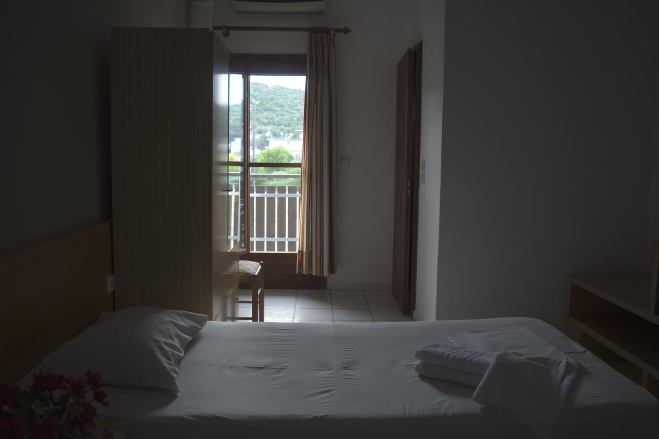 Hotel Paralia Nea Karvali Esterno foto