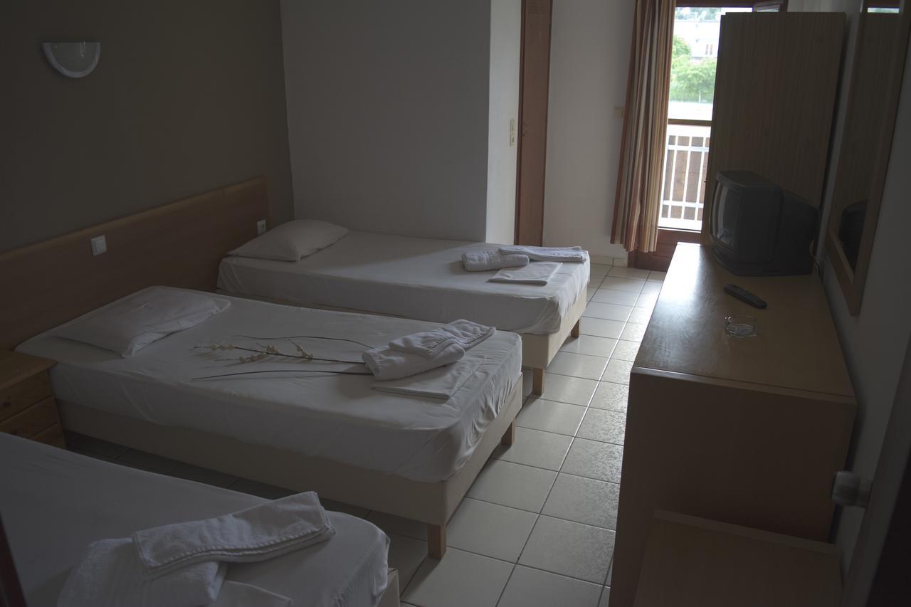 Hotel Paralia Nea Karvali Esterno foto