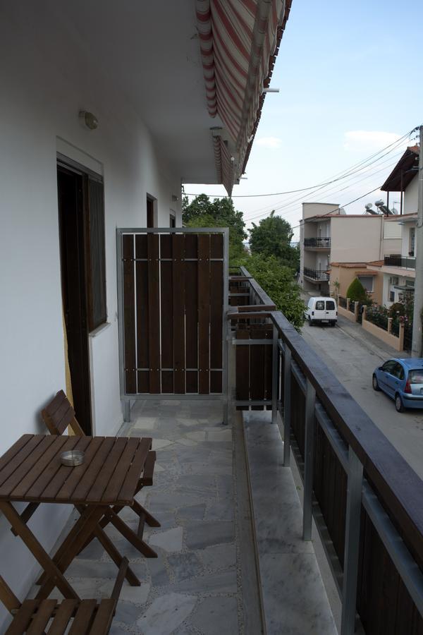 Hotel Paralia Nea Karvali Esterno foto