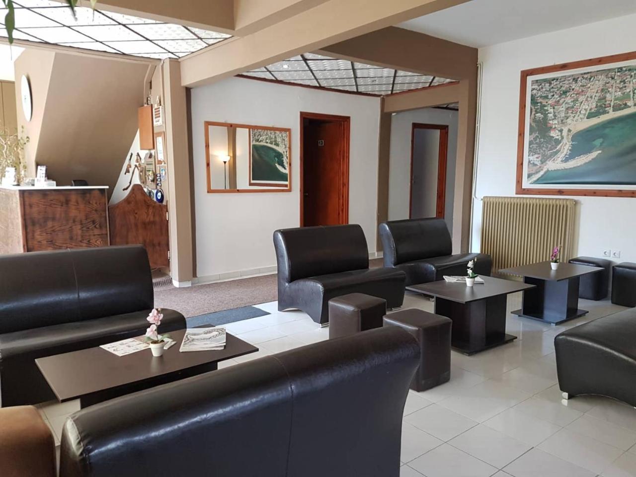 Hotel Paralia Nea Karvali Esterno foto
