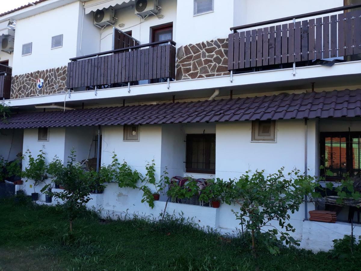 Hotel Paralia Nea Karvali Esterno foto